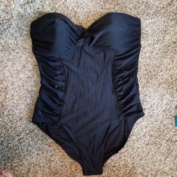 Old Navy Other - NWOT Old Navy Strapless Swimsuit Size XXL
